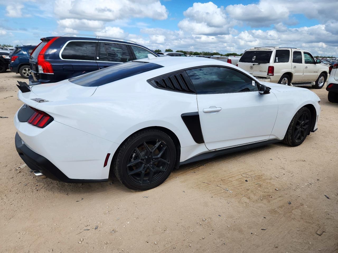 2024 Ford Mustang Base - zdjęcie 3