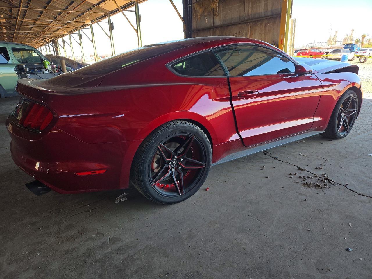 2015 Ford Mustang Ecoboost - zdjęcie 3