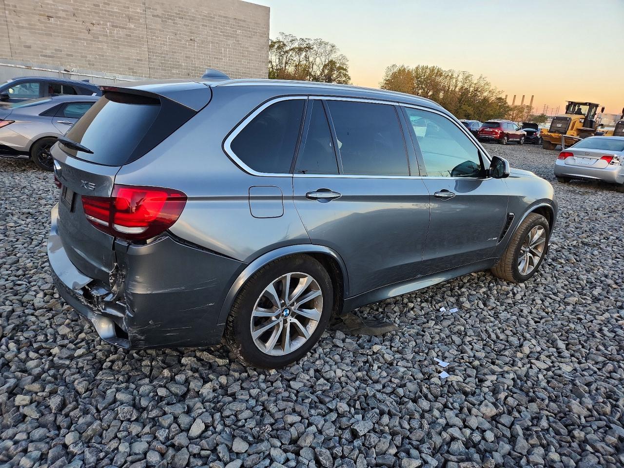 2016 BMW X5 xDrive35I - zdjęcie 3