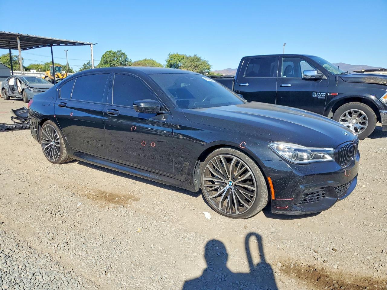 2019 BMW 750 I - zdjęcie 4