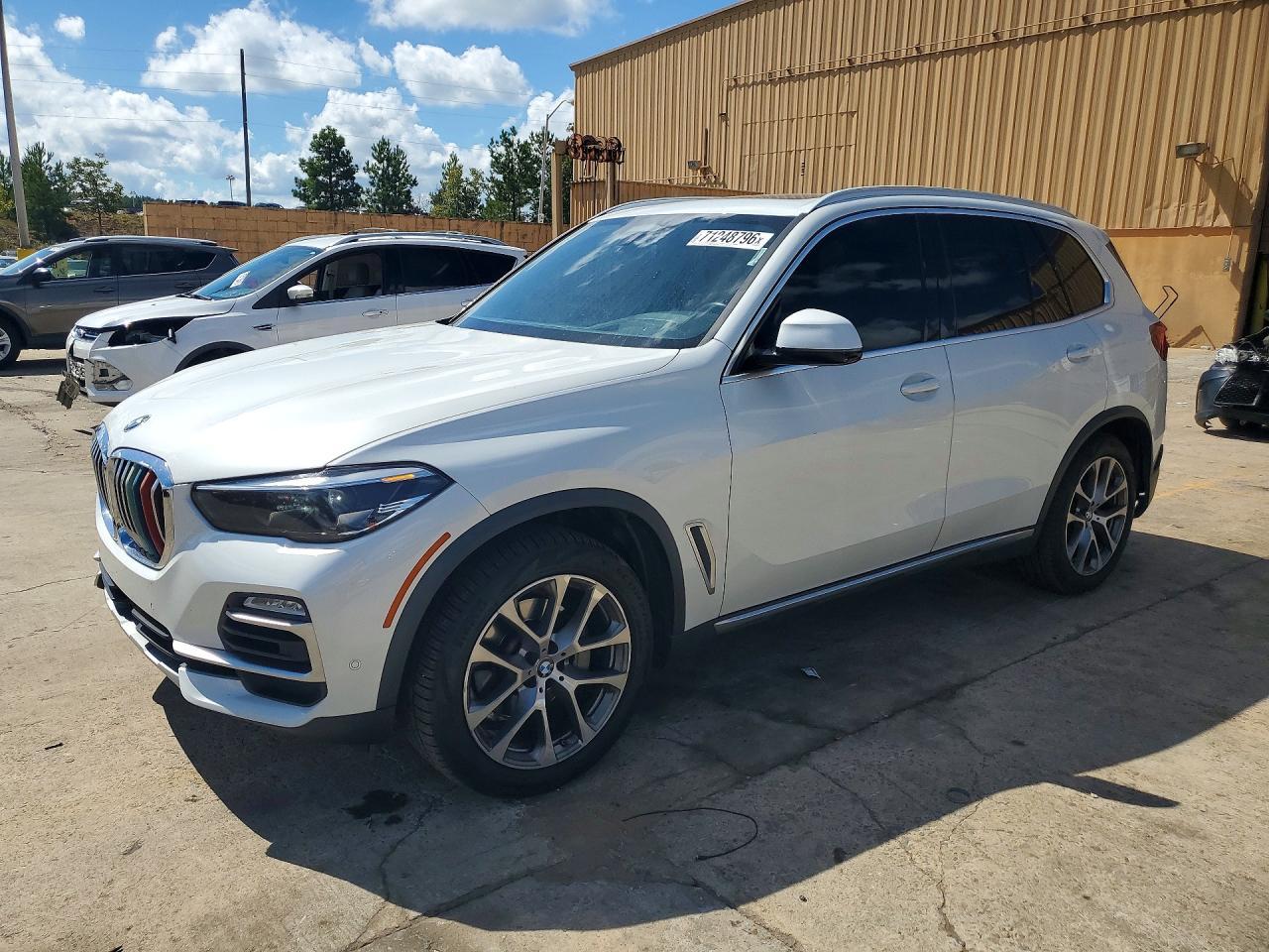 2021 BMW X5 Sdrive 40I - zdjęcie główne