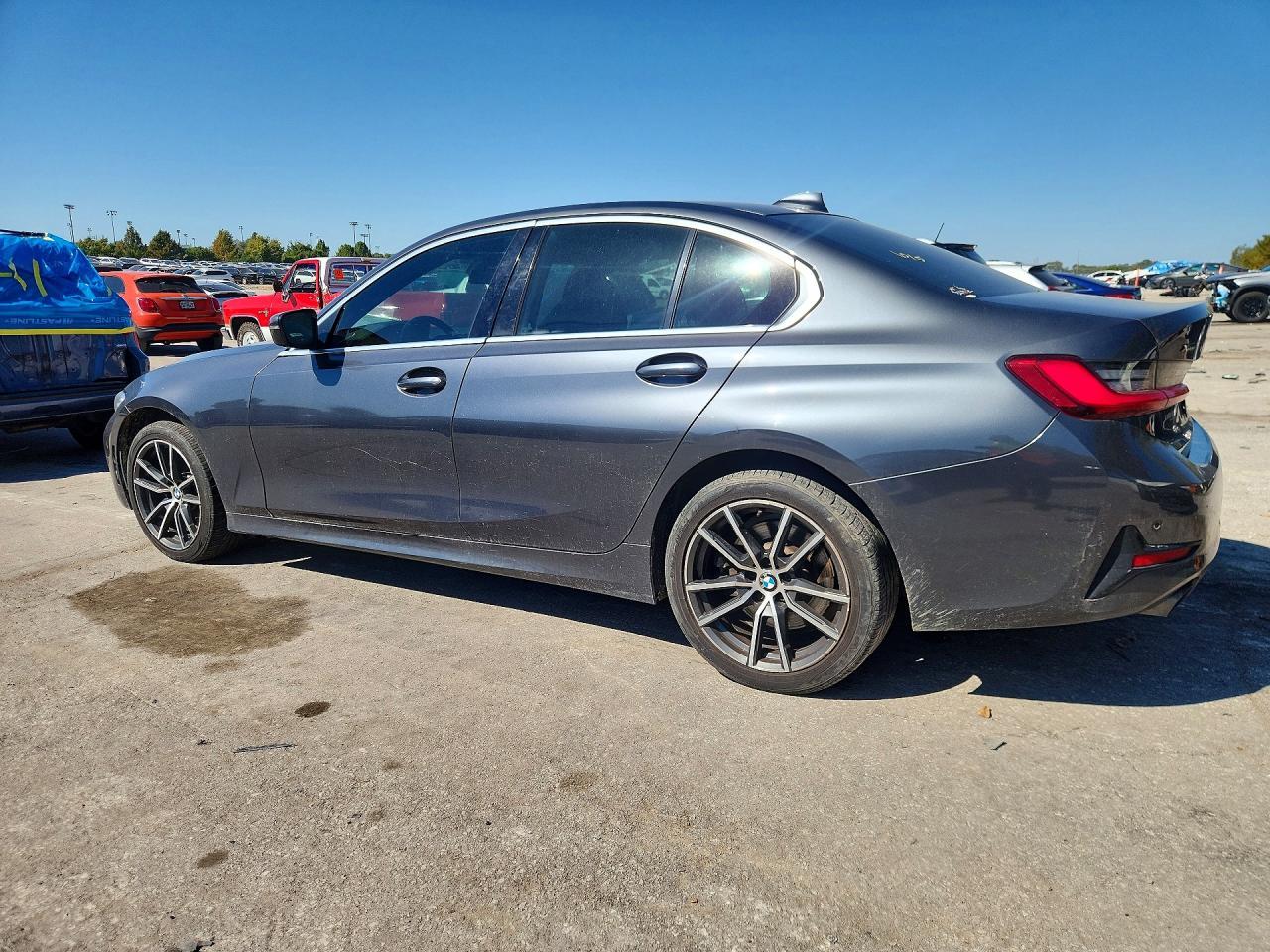 2020 BMW Seria 3 330i - zdjęcie 2