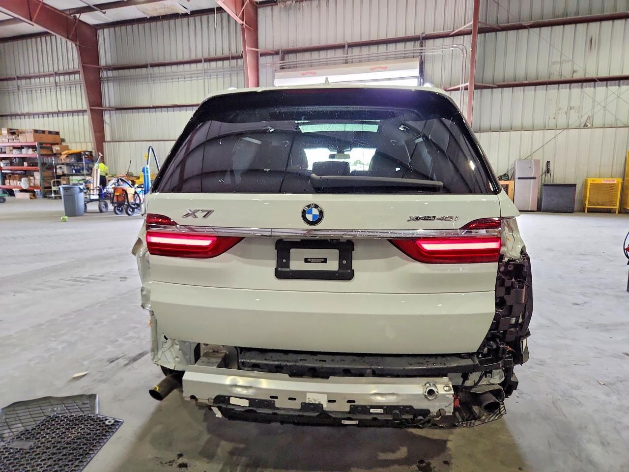 2021 BMW X7 xDrive40I - zdjęcie 6