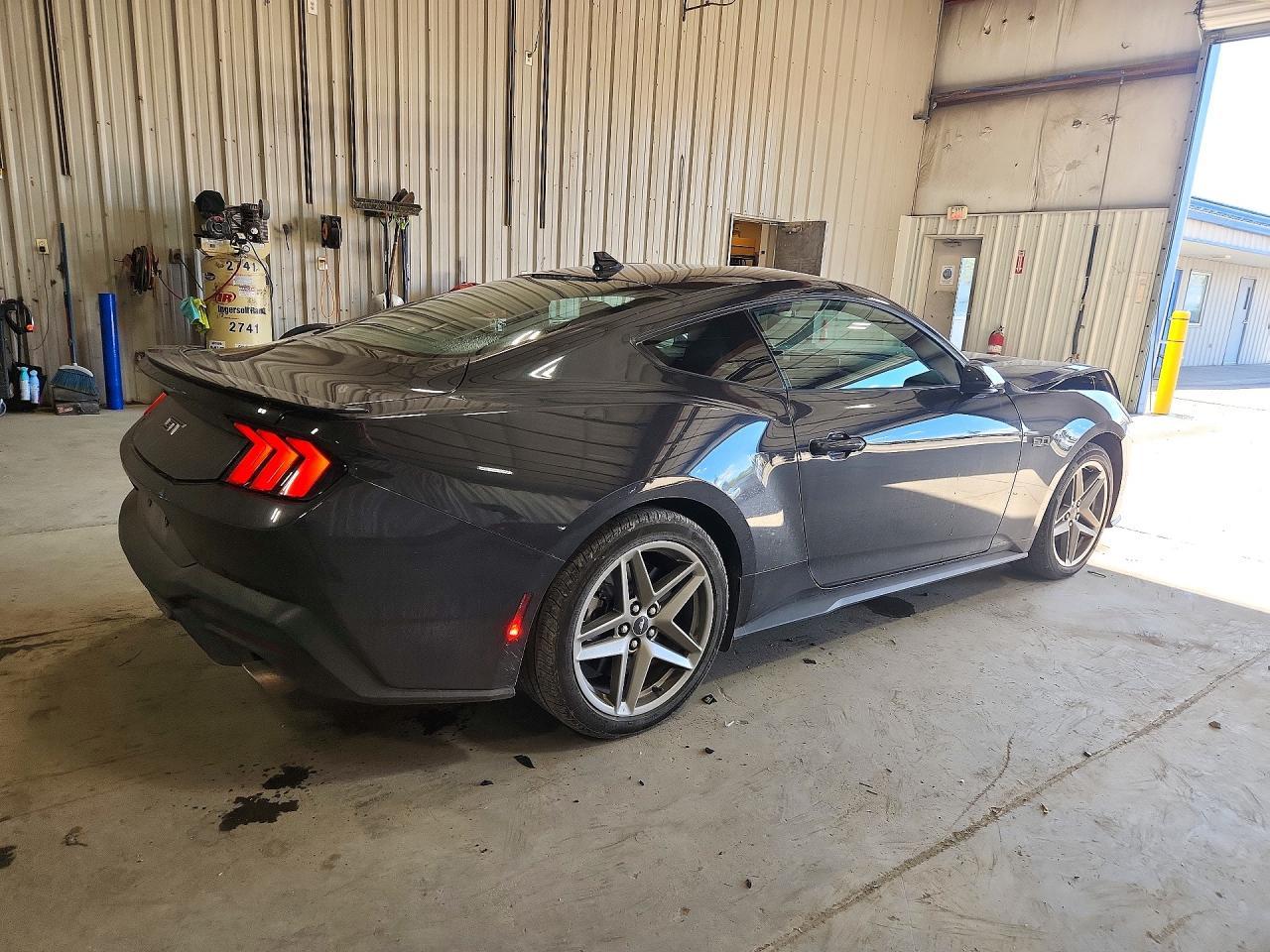 2024 Ford Mustang Gt - zdjęcie 3