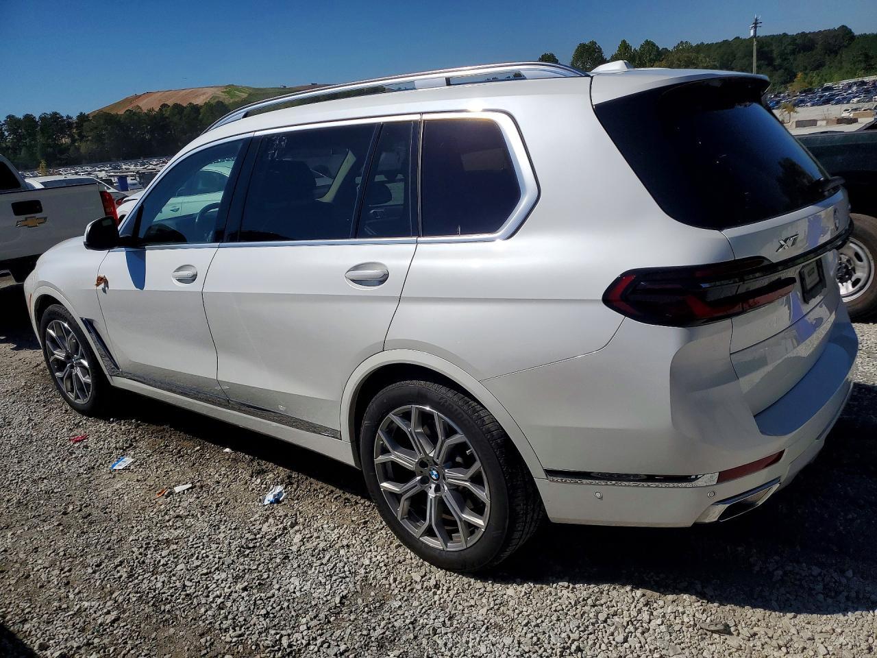 2023 BMW X7 xDrive40I - zdjęcie 2