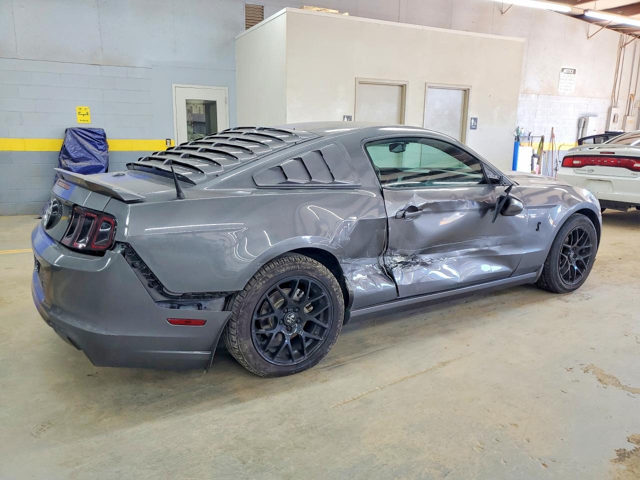 2014 Ford Mustang Base - zdjęcie 3