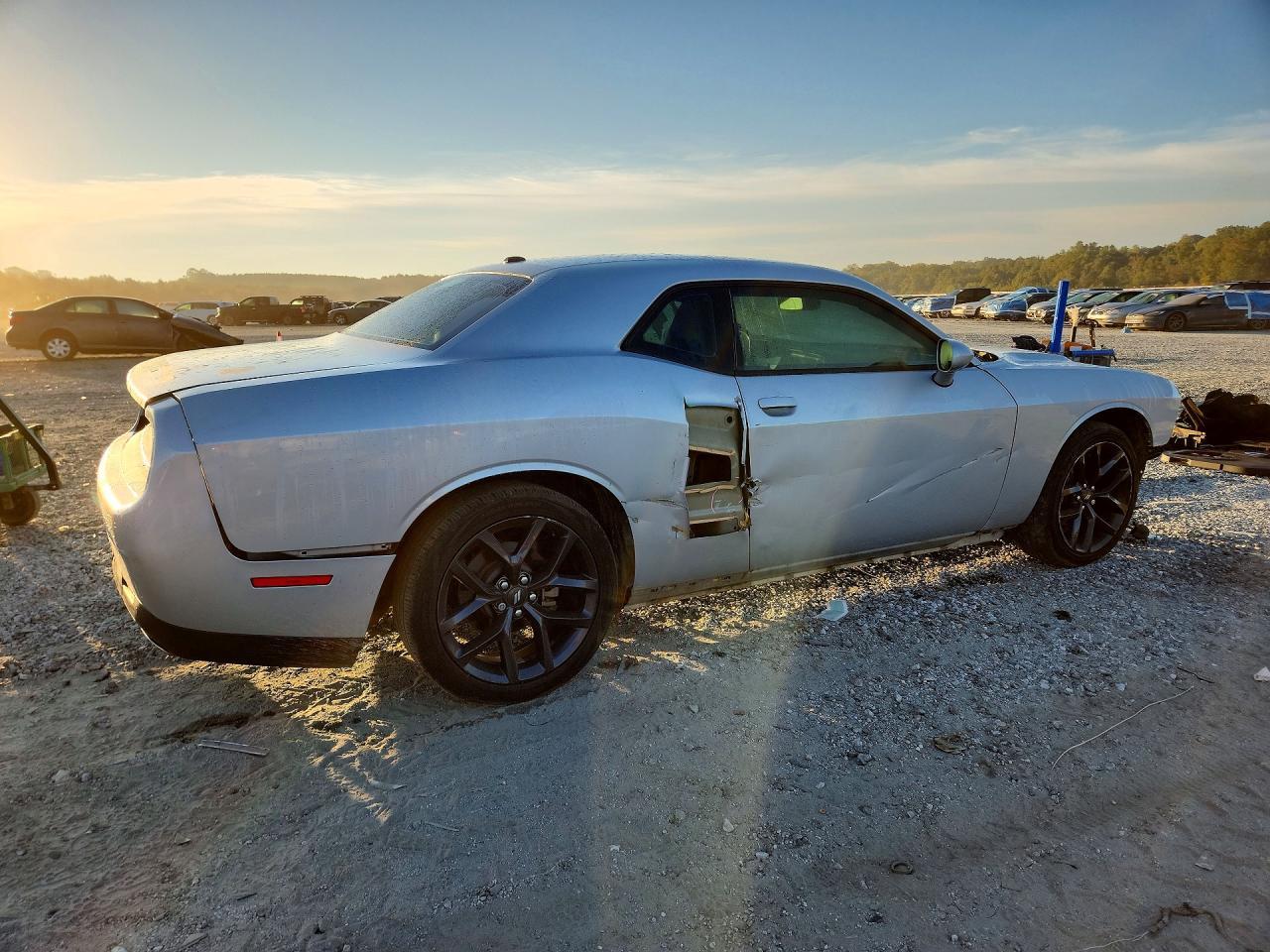 2021 Dodge Challenger Sxt - zdjęcie 3