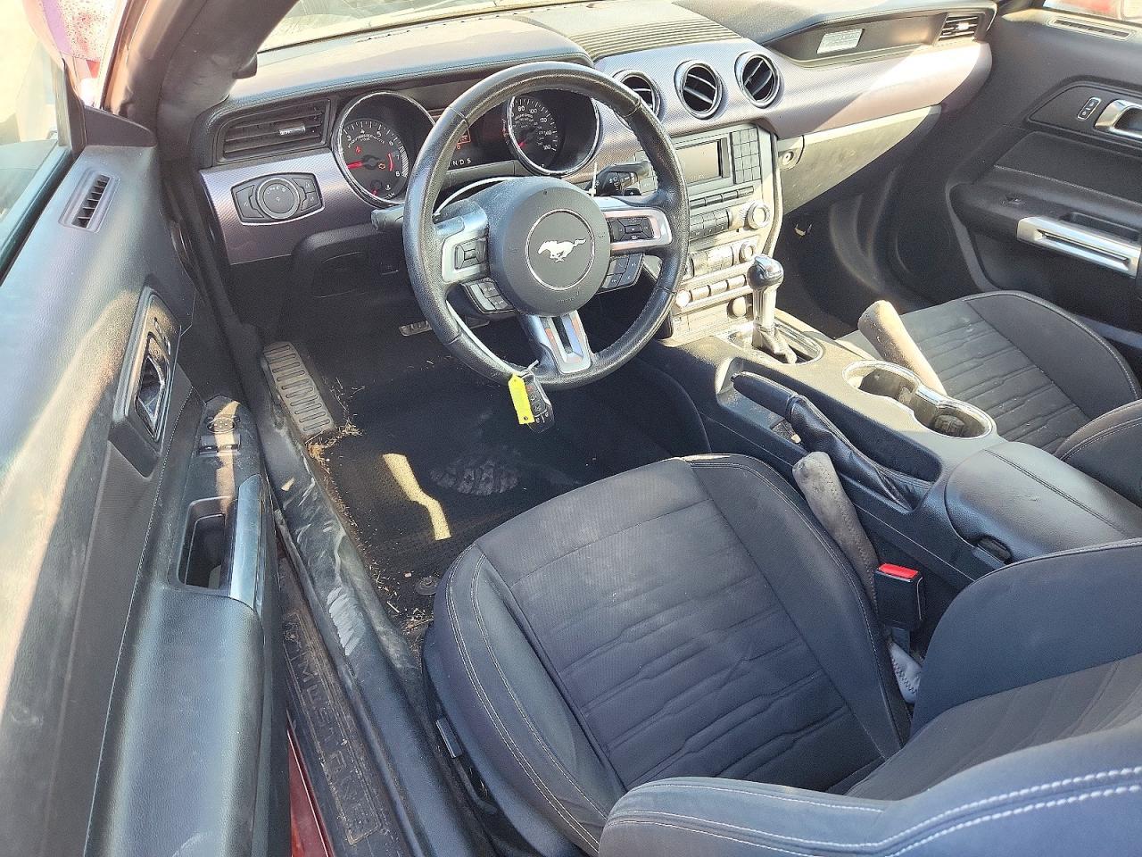 2015 Ford Mustang - zdjęcie 8