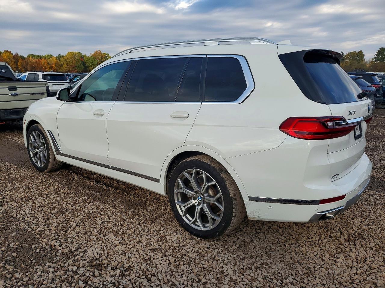 2020 BMW X7 xDrive40I - zdjęcie 2