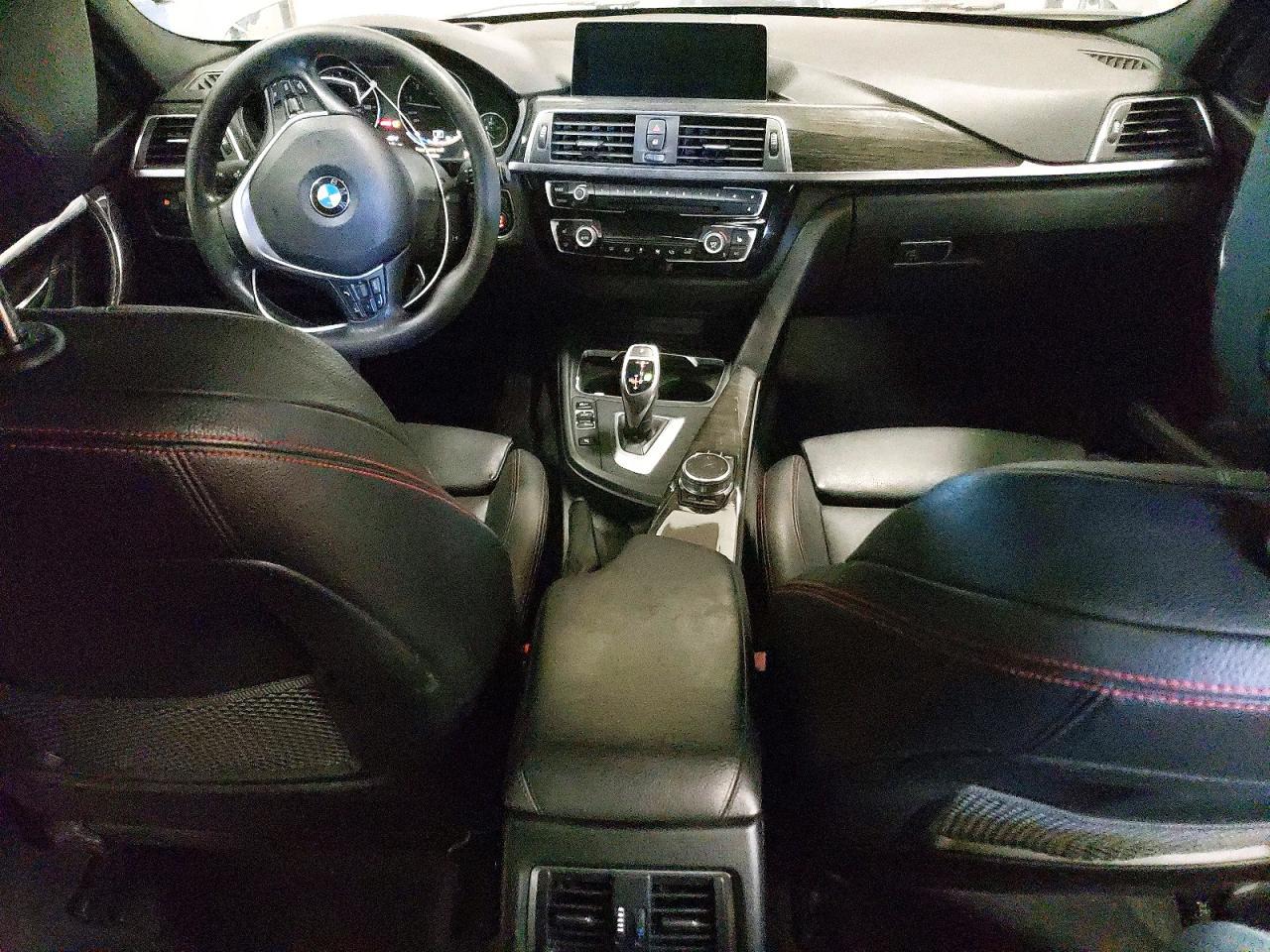 2017 BMW Seria 3 330i - zdjęcie 8