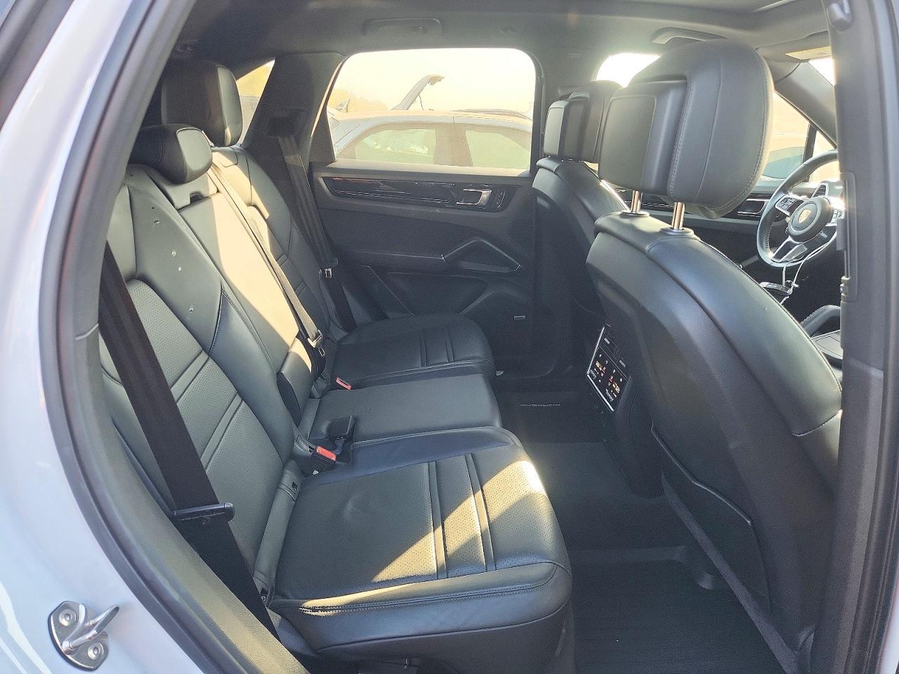 2019 Porsche Cayenne - zdjęcie 10