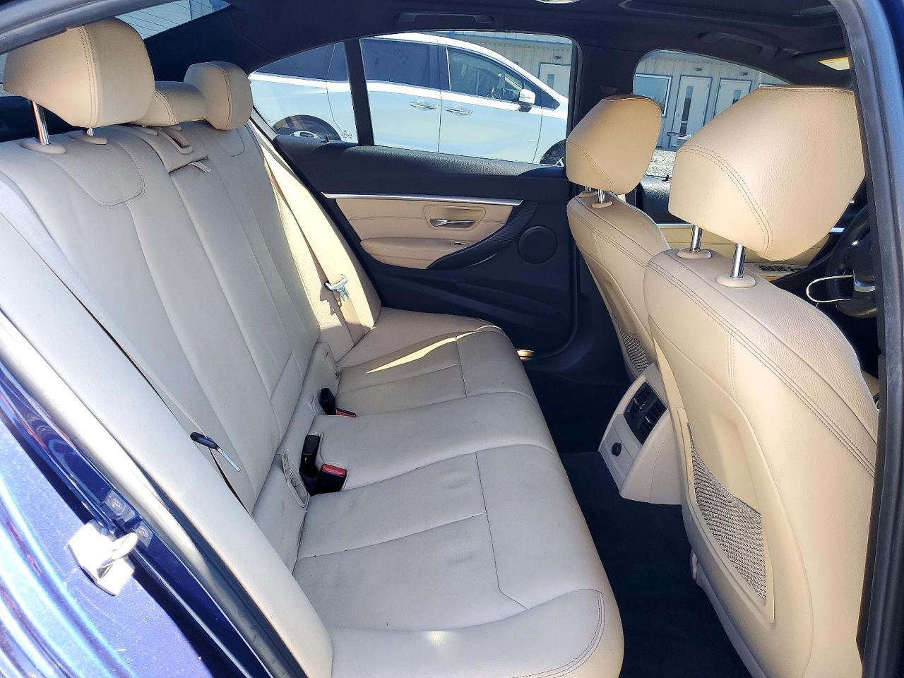 2017 BMW 330E - zdjęcie 10