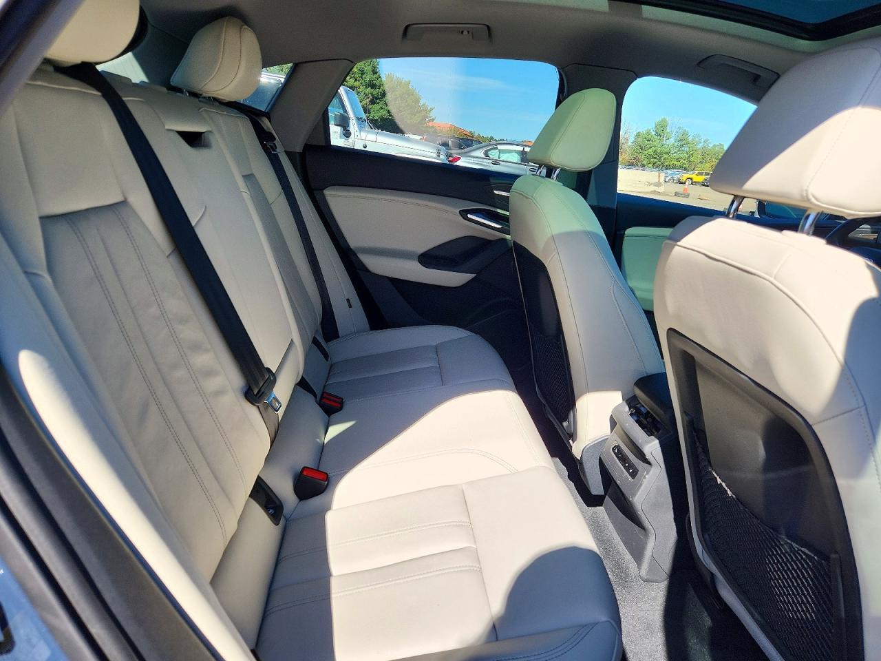 2025 Audi Q6 E-Tron Sportback Premium Plus - zdjęcie 10