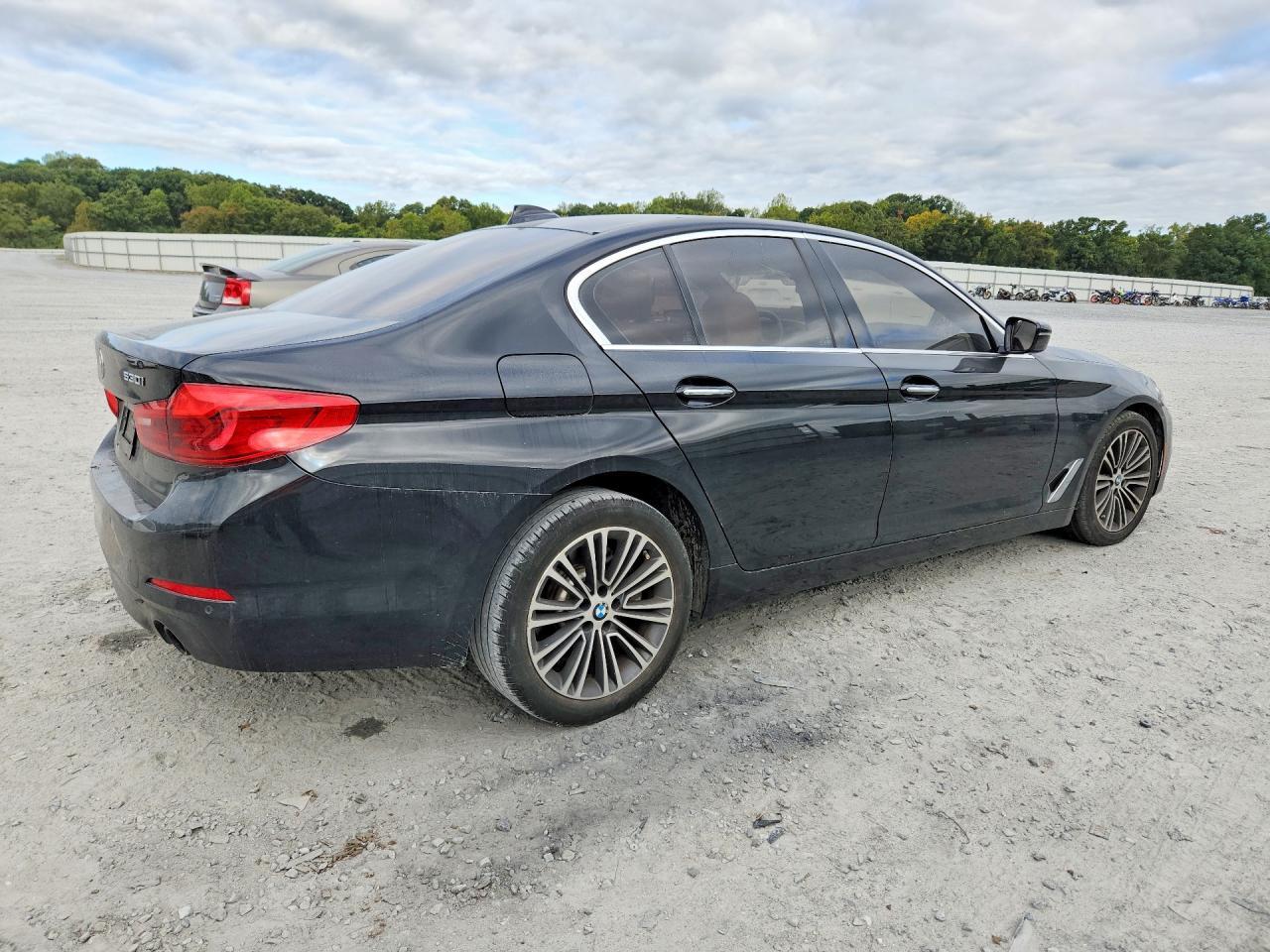2018 BMW 530 I - zdjęcie 3