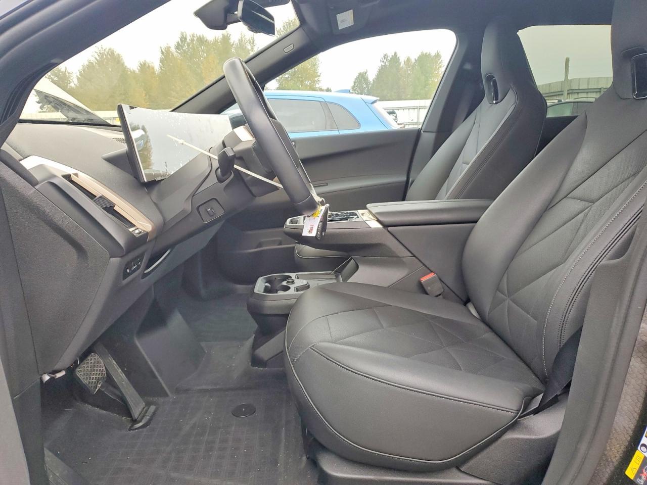 2025 BMW Ix xDrive50 - zdjęcie 7