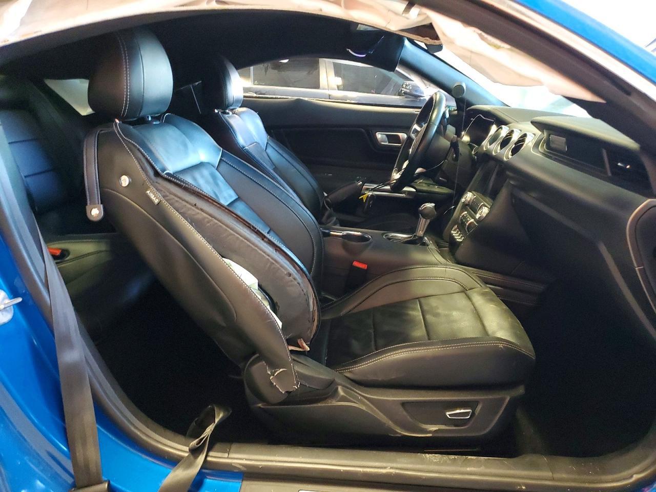 2019 Ford Mustang - zdjęcie 7