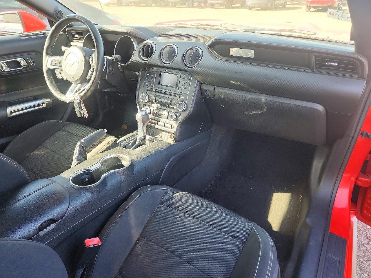 2015 Ford Mustang - zdjęcie 8