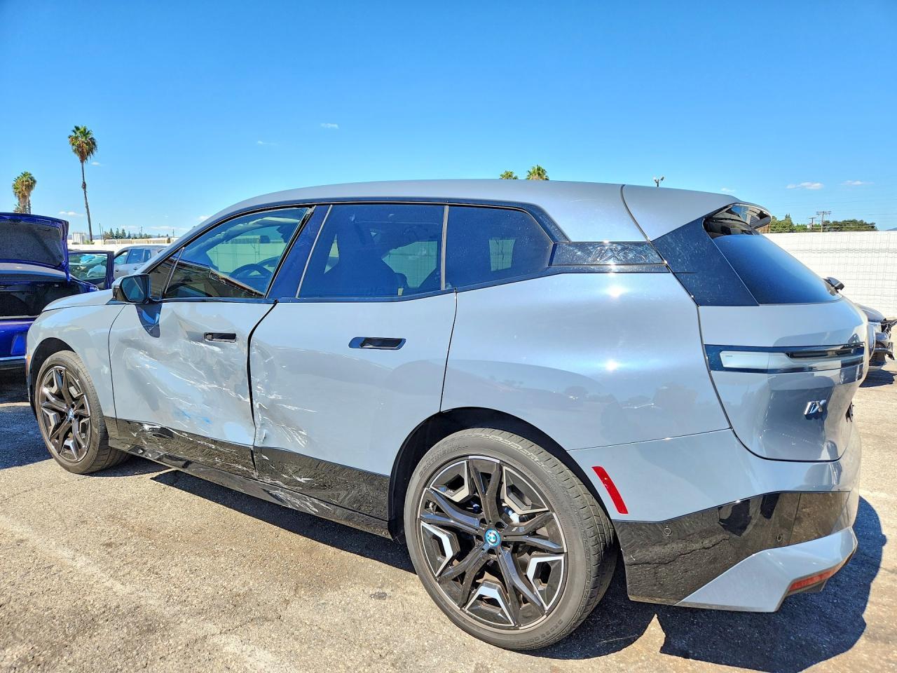 2024 BMW Ix xDrive50 - zdjęcie 2