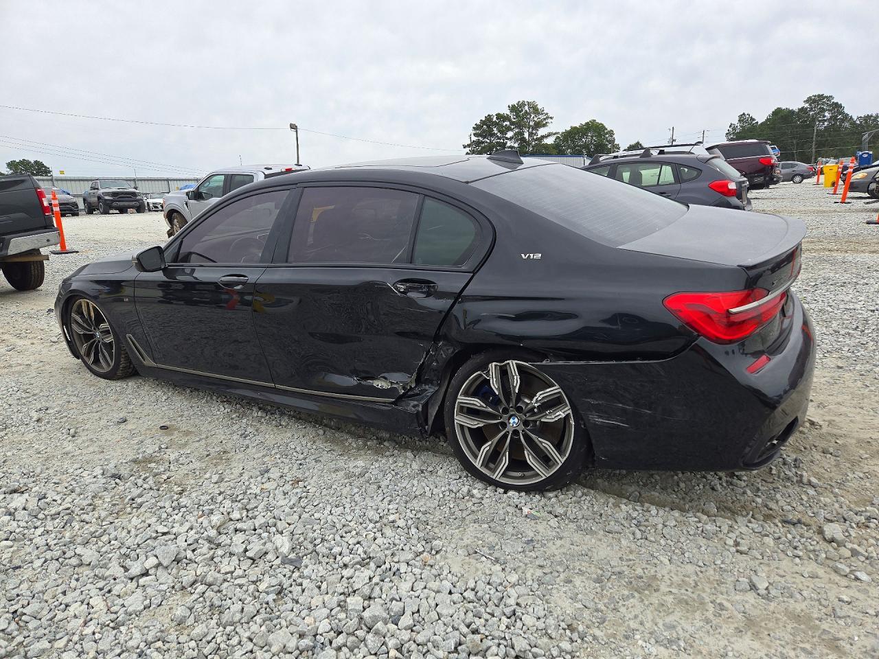 2018 BMW Seria 7 M760i - zdjęcie 2