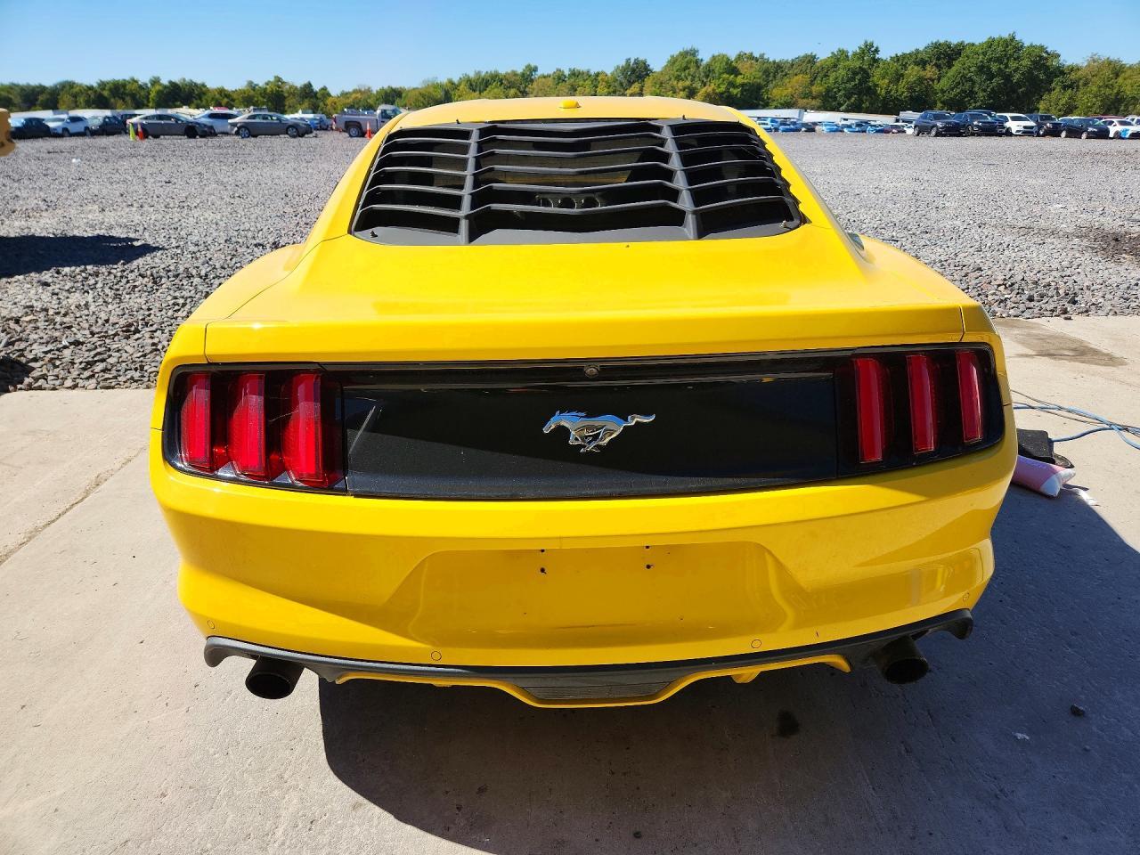 2015 Ford Mustang - zdjęcie 6