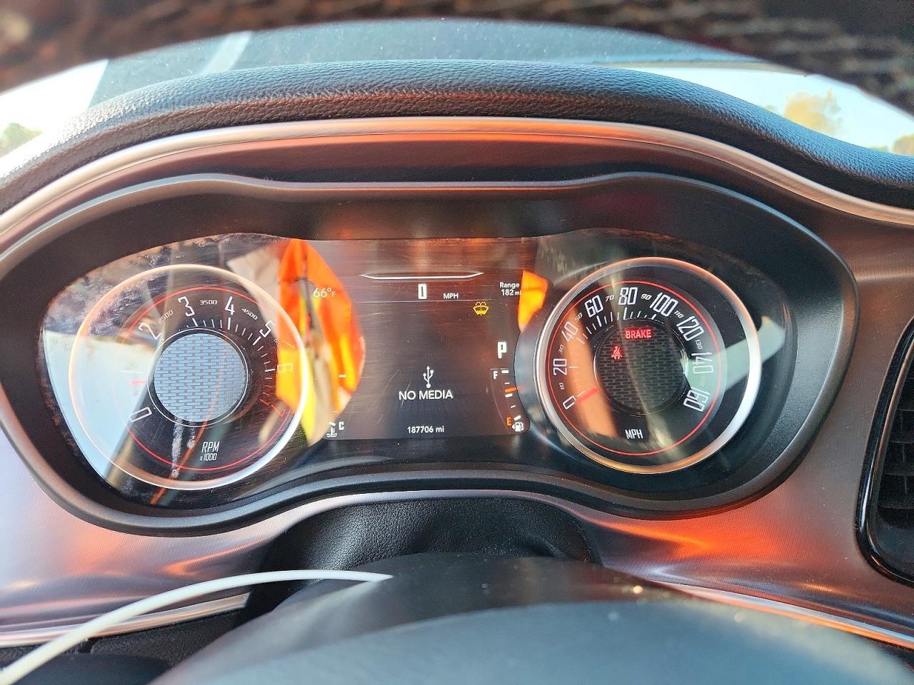 2019 Dodge Challenger Sxt - zdjęcie 9