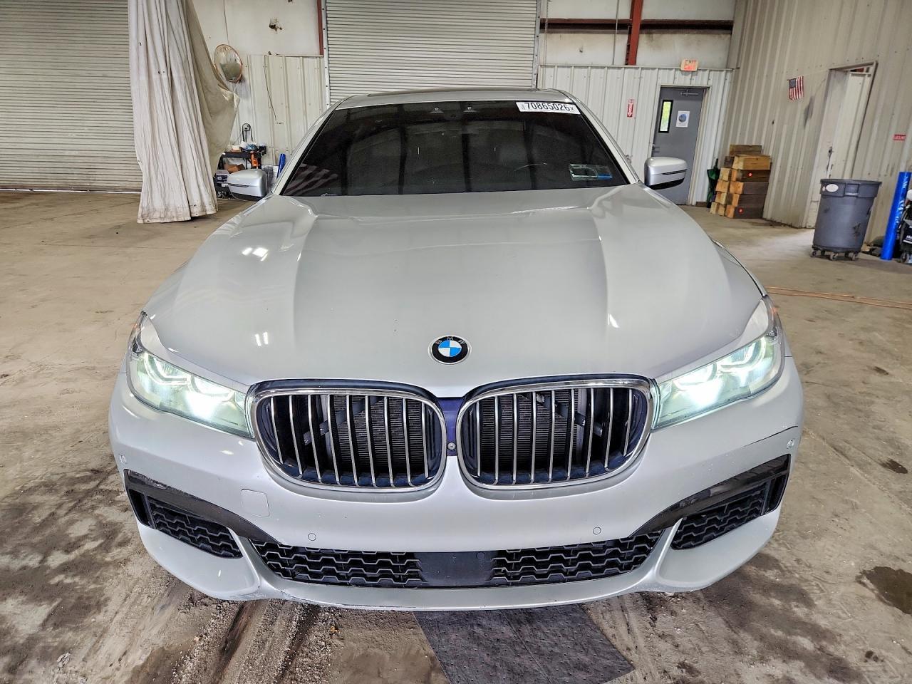 2018 BMW Seria 7 740i - zdjęcie 5