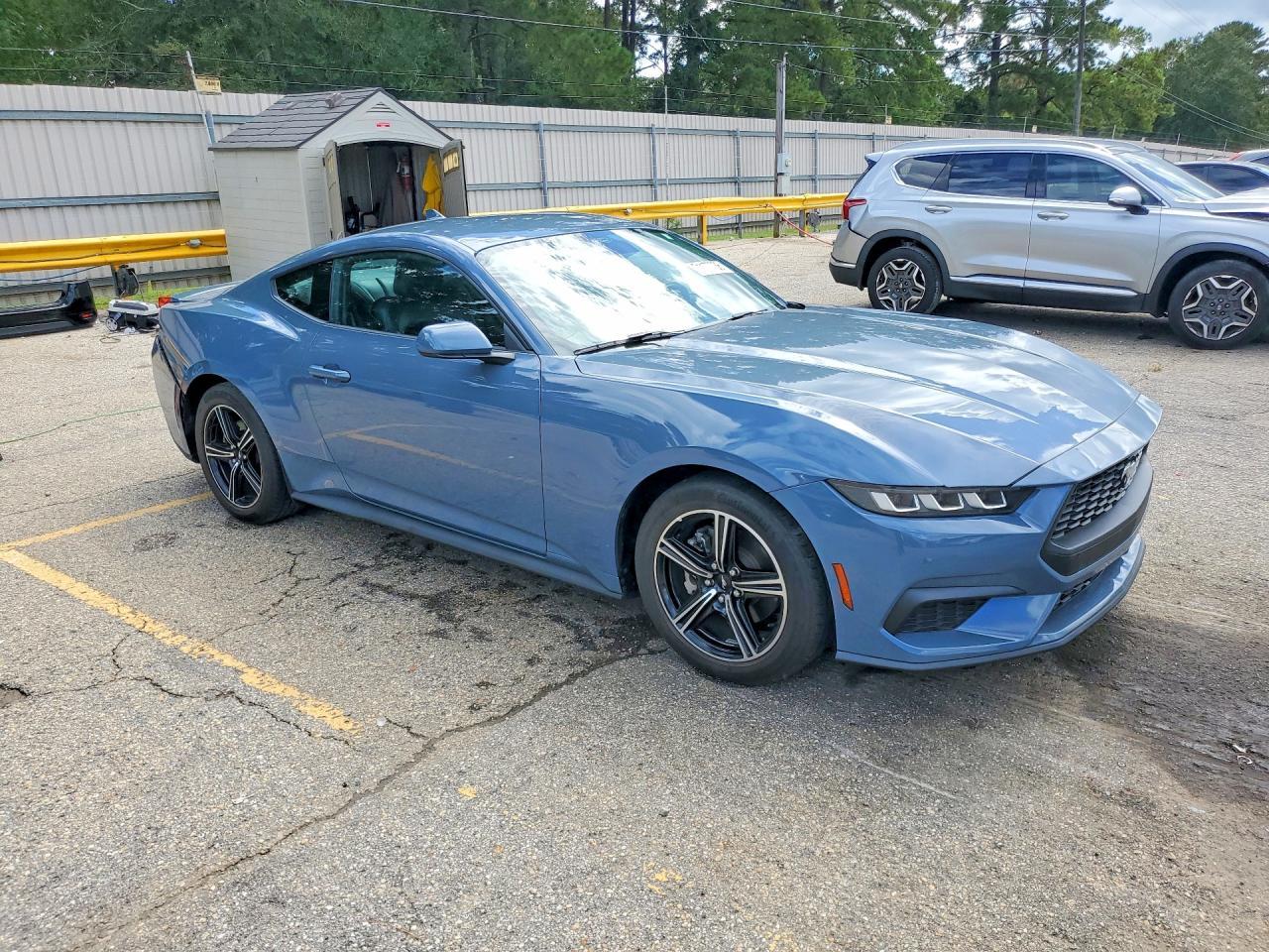 2024 Ford Mustang - zdjęcie 4