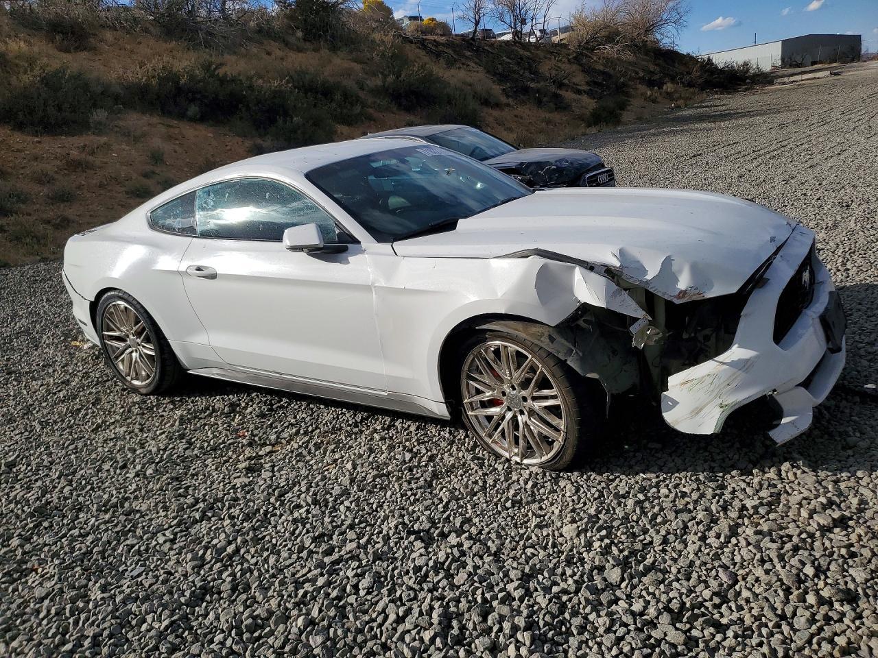 2016 Ford Mustang - zdjęcie 4