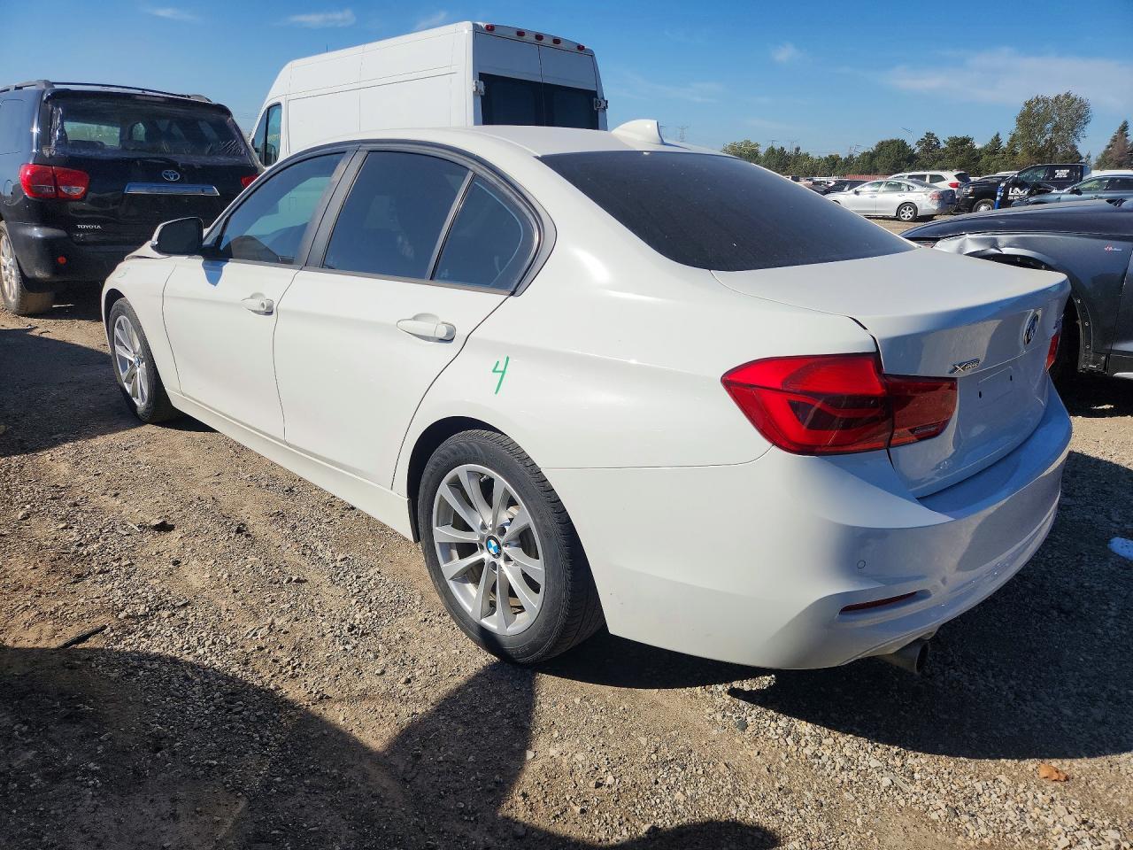 2017 BMW Seria 3 320i - zdjęcie 2
