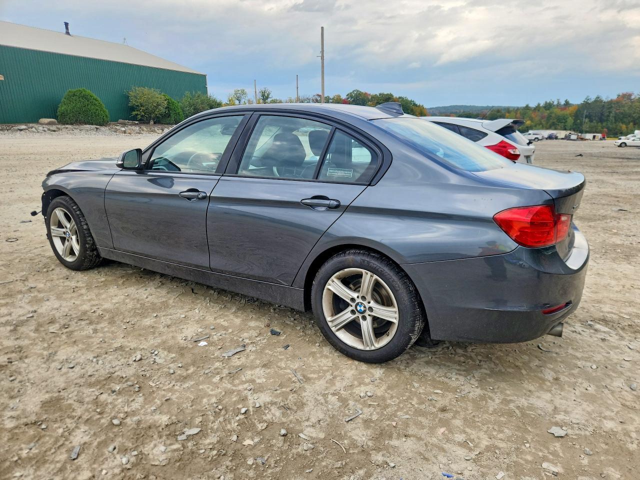 2015 BMW 320 I xDrive - zdjęcie 2