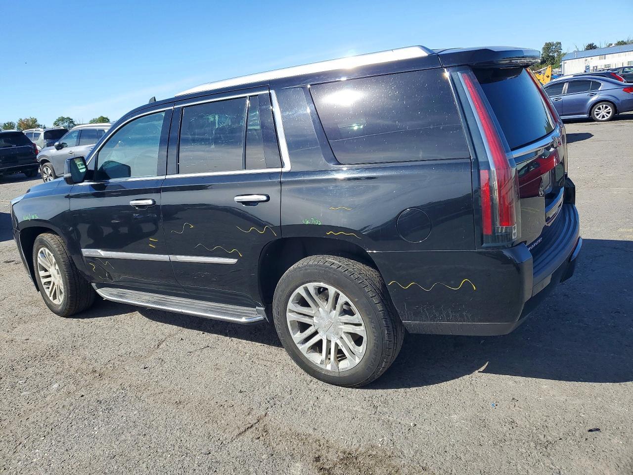2016 Cadillac Escalade - zdjęcie 2