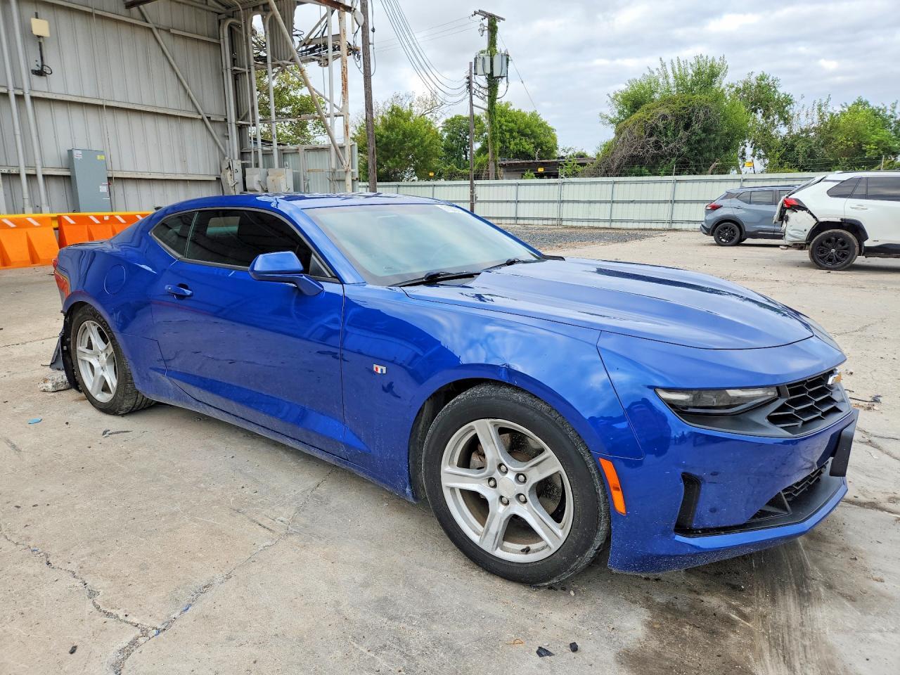 2019 Chevrolet Camaro Ls - zdjęcie 4