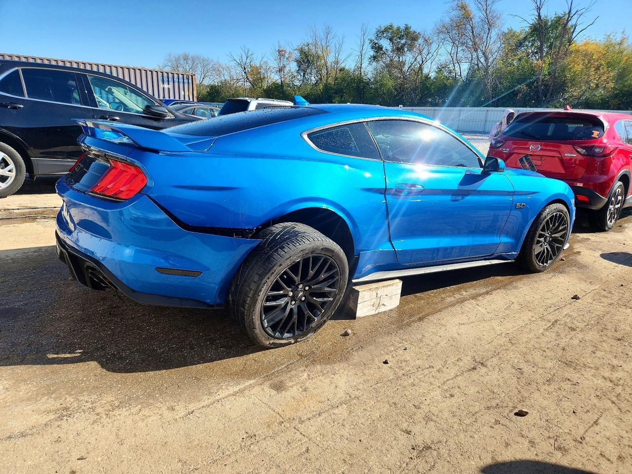 2021 Ford Mustang Gt - zdjęcie 3
