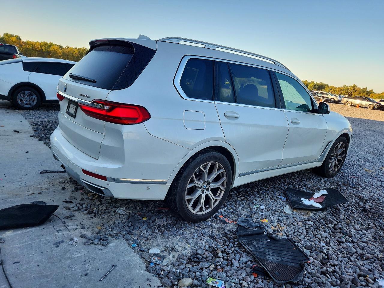 2022 BMW X7 xDrive40I - zdjęcie 3