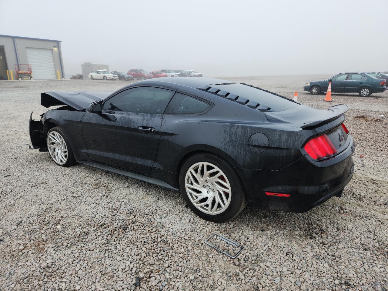 2016 Ford Mustang - zdjęcie 2