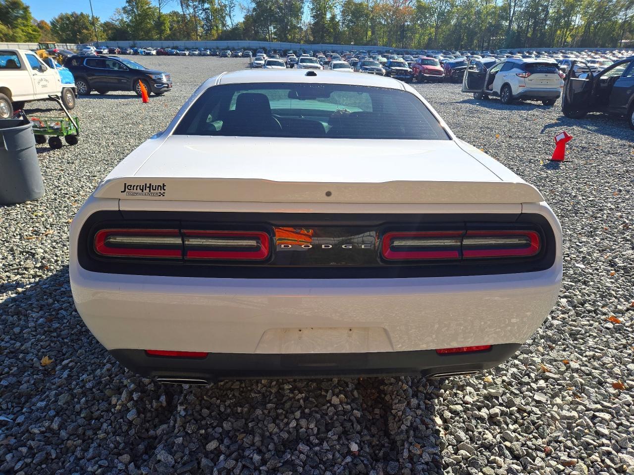 2021 Dodge Challenger Sxt - zdjęcie 6