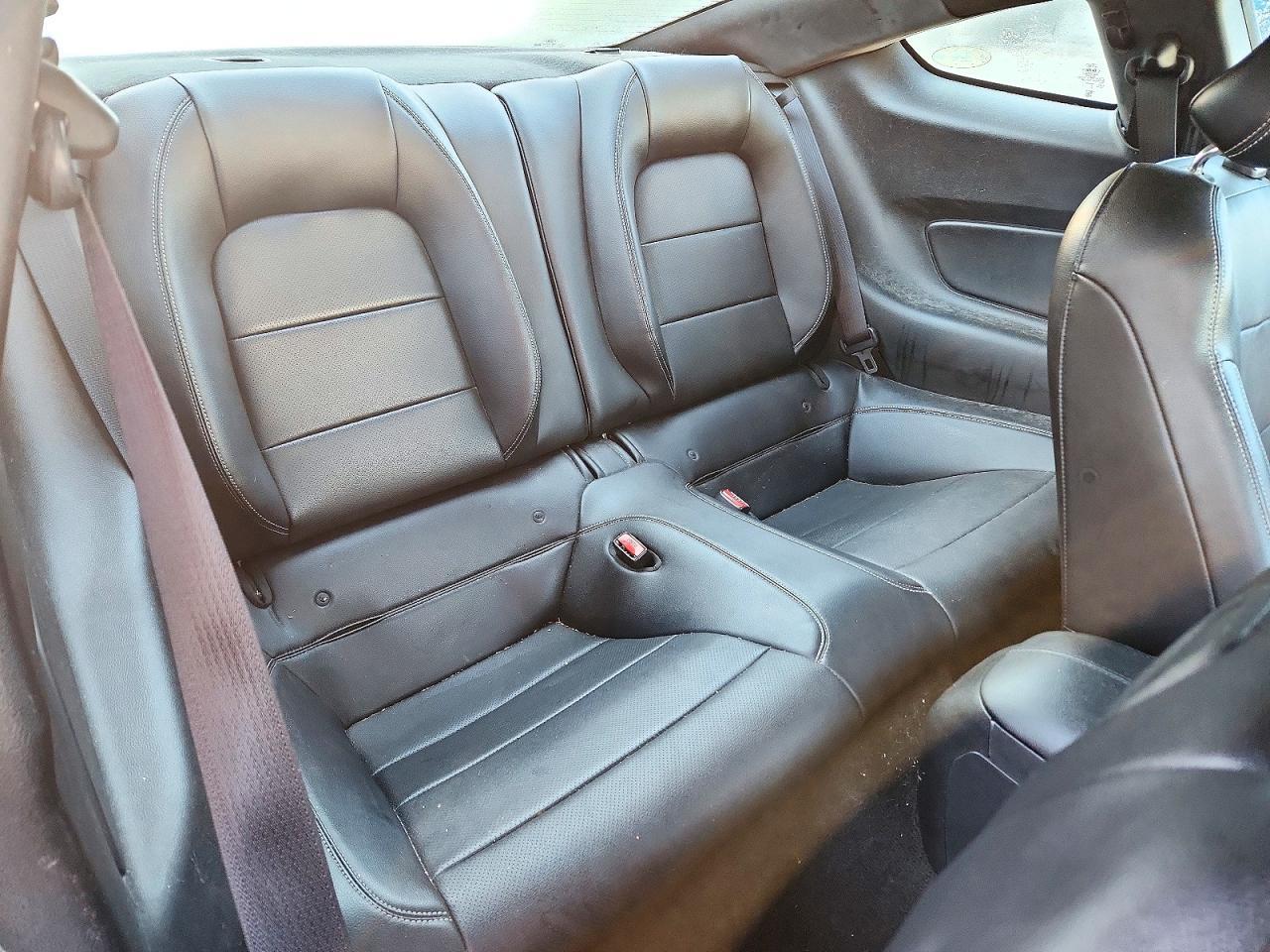 2015 Ford Mustang - zdjęcie 10