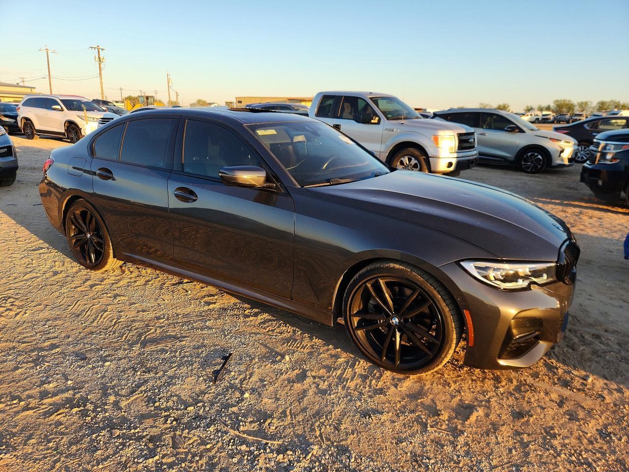 2019 BMW 330I - zdjęcie 4