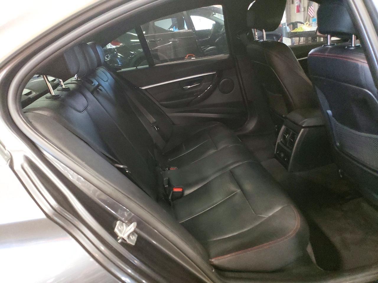 2017 BMW Seria 3 330i - zdjęcie 10