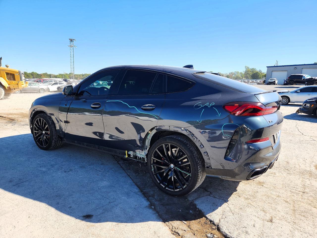 2022 BMW X6 M50I - zdjęcie 2