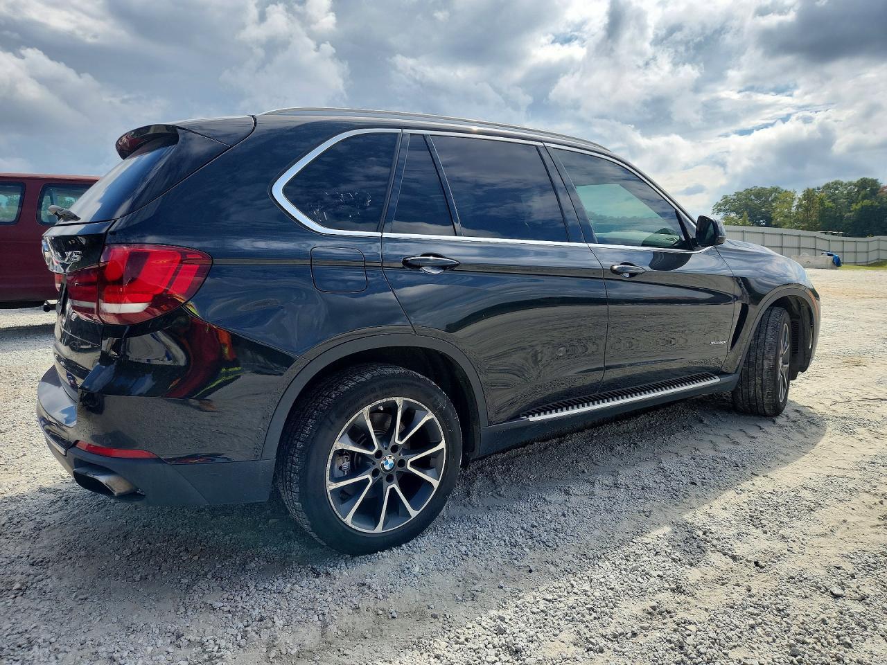 2016 BMW X5 xDrive50I - zdjęcie 3