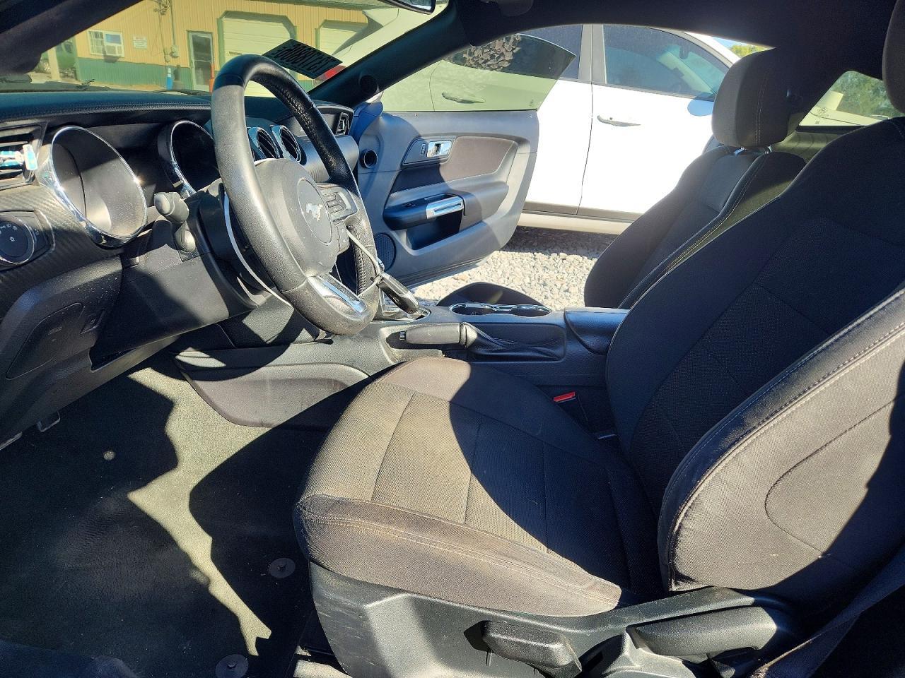 2016 Ford Mustang - zdjęcie 7