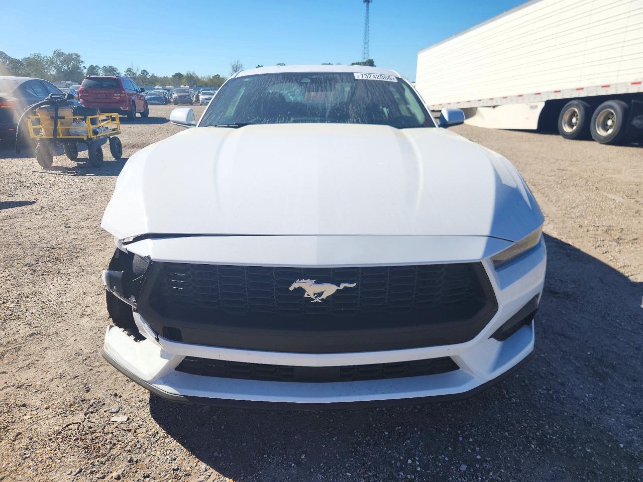 2026 Ford Mustang - zdjęcie 5