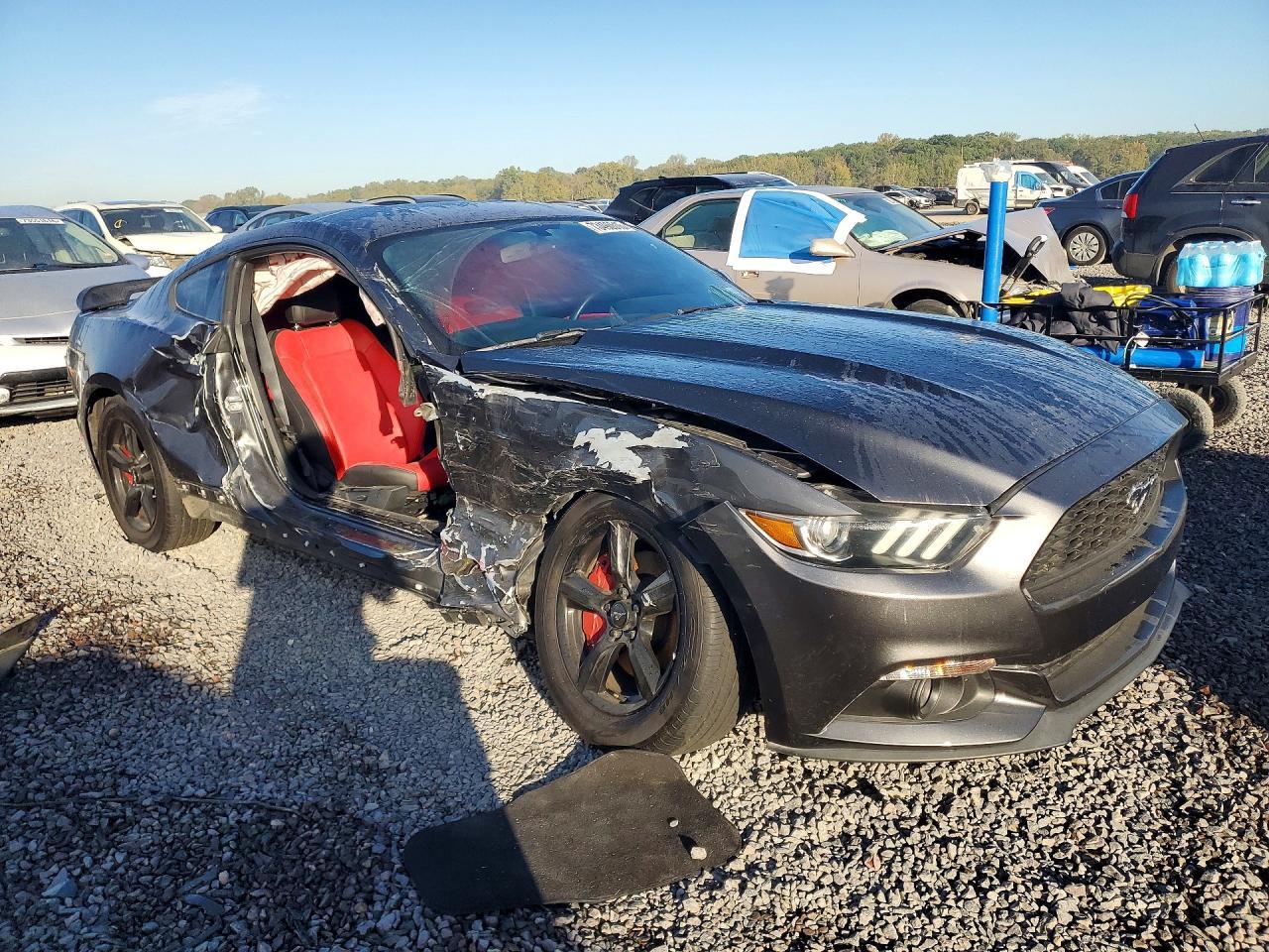 2015 Ford Mustang - zdjęcie 4