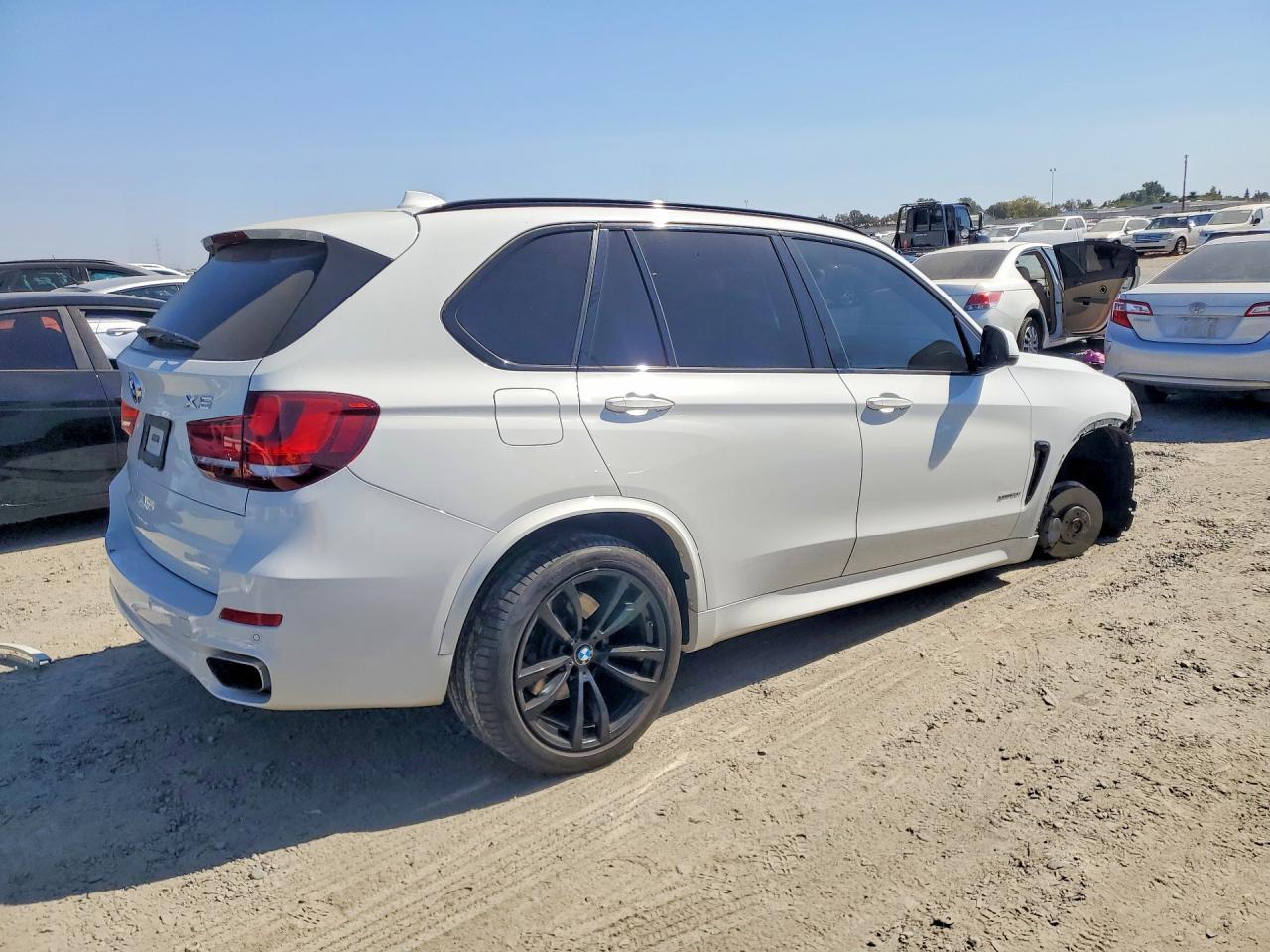 2017 BMW X5 xDrive50I - zdjęcie 3