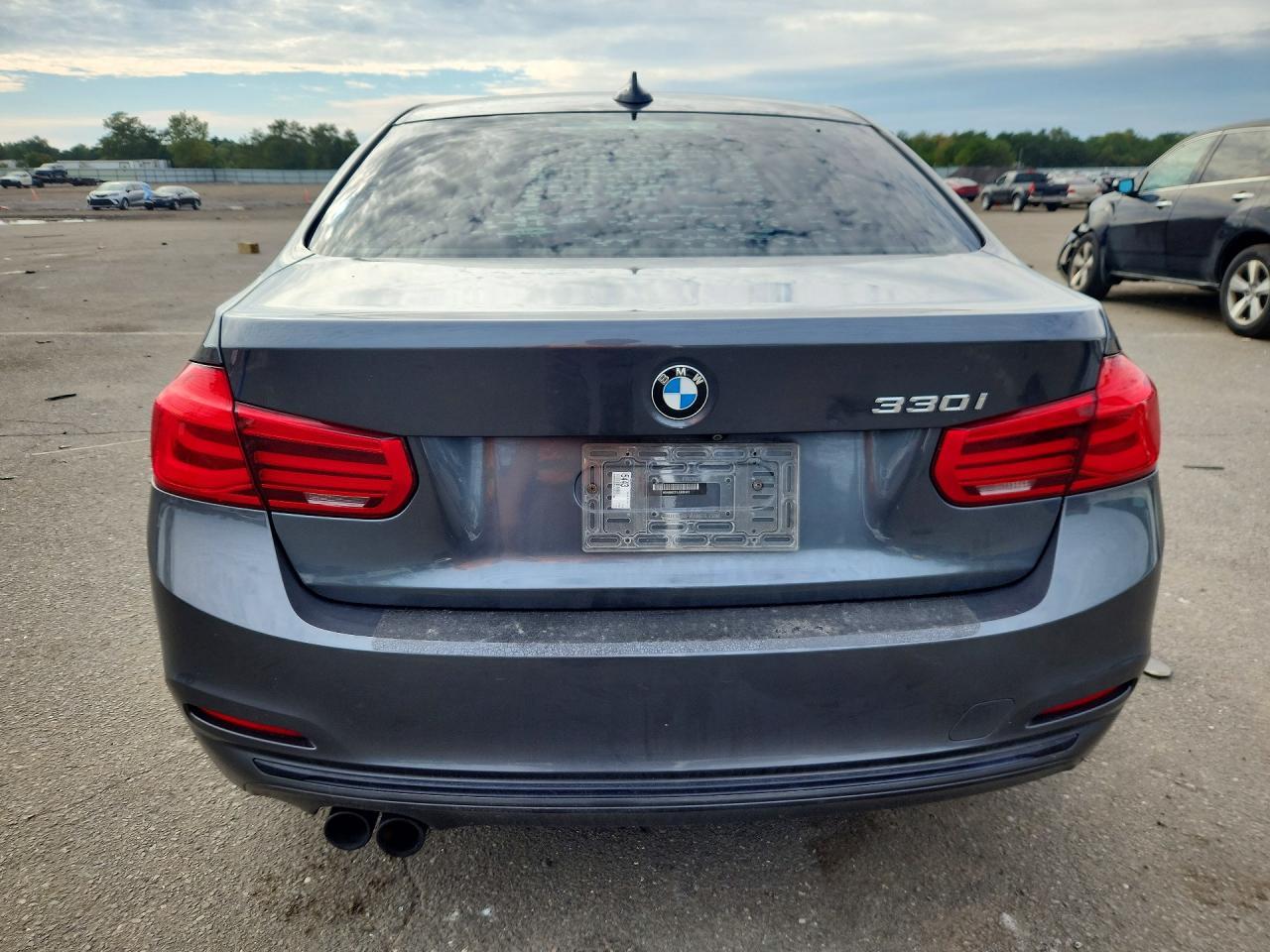 2018 BMW 330 I - zdjęcie 6