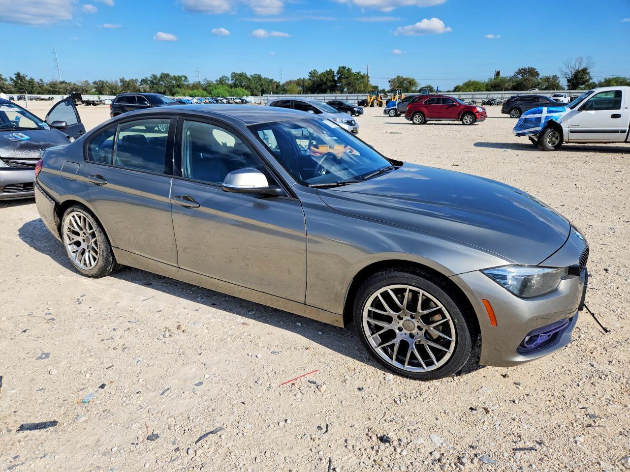 2018 BMW 330 I - zdjęcie 4