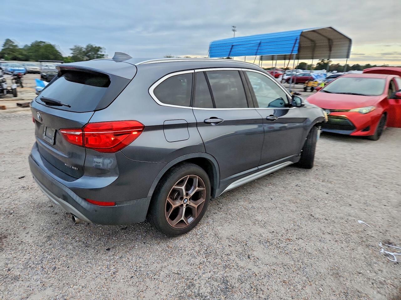 2019 BMW X1 xDrive28I - zdjęcie 3