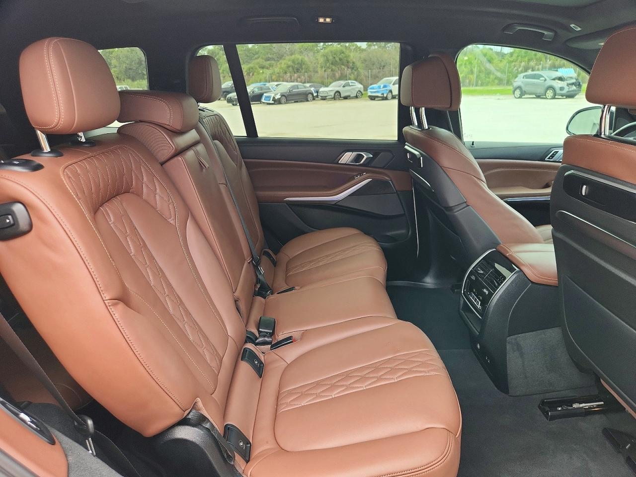 2023 BMW X7 xDrive40I - zdjęcie 11