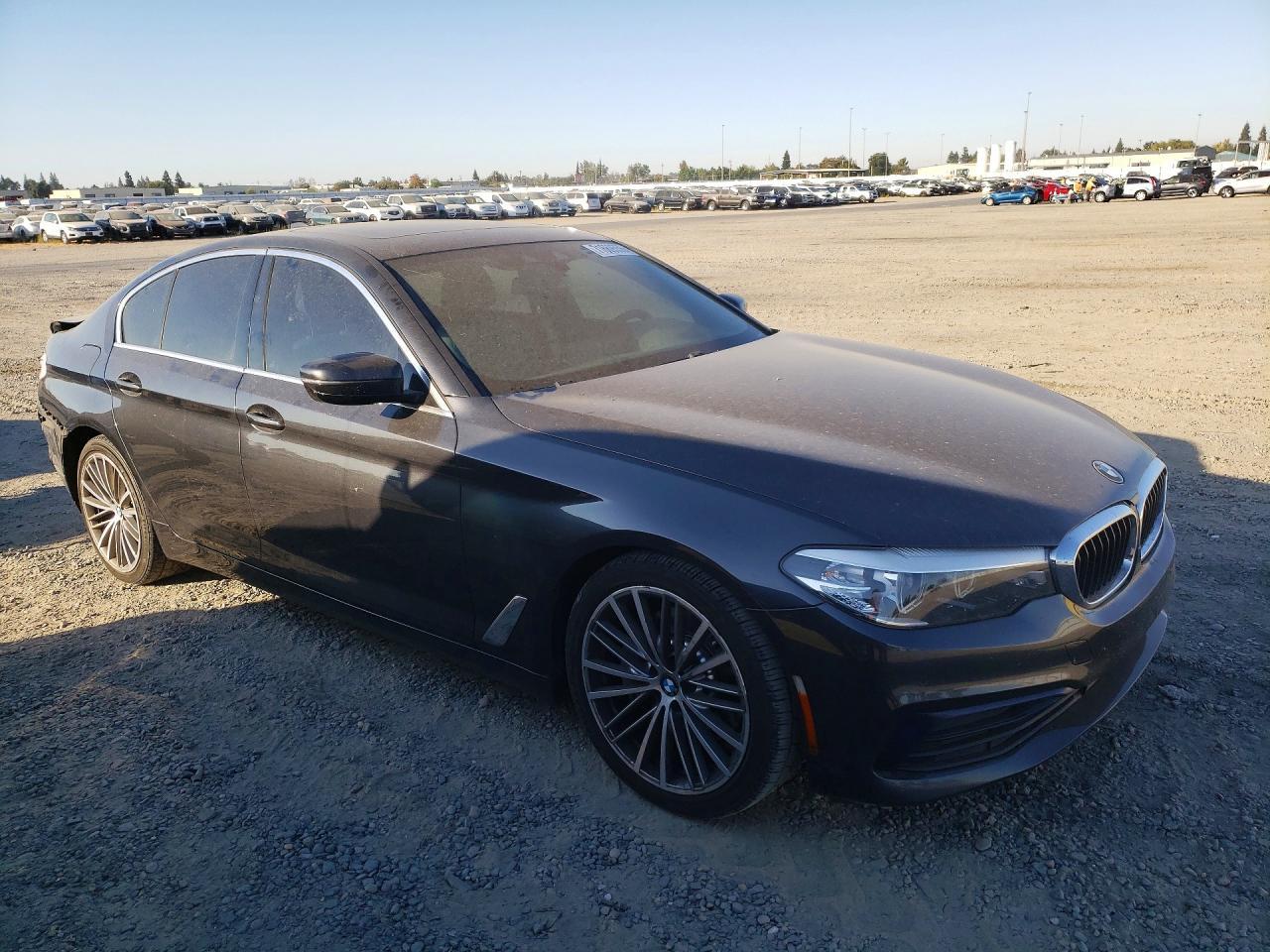 2019 BMW 530 I - zdjęcie 4